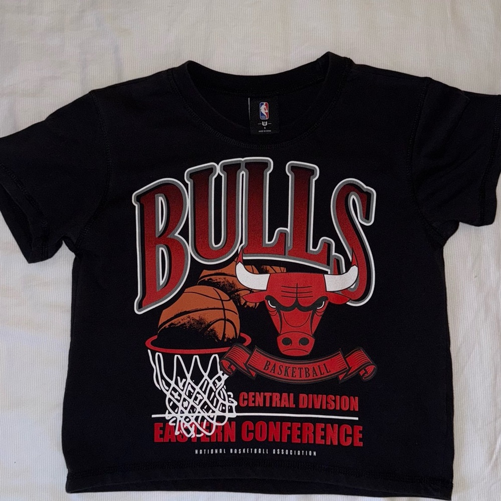 NBA Black and Red Chicago Bulls Short Sleeve Tee